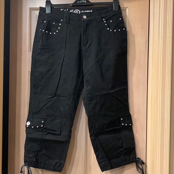 Ethyl Pants - Ethyl Capris/ Black / Size 8